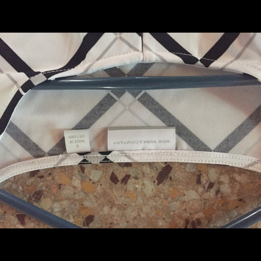 Top - Picture 2 of 2